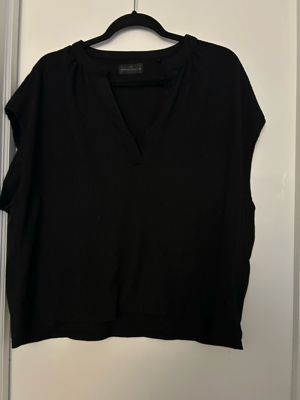 Casual Black Split-Neck Sleeveless Tank Top